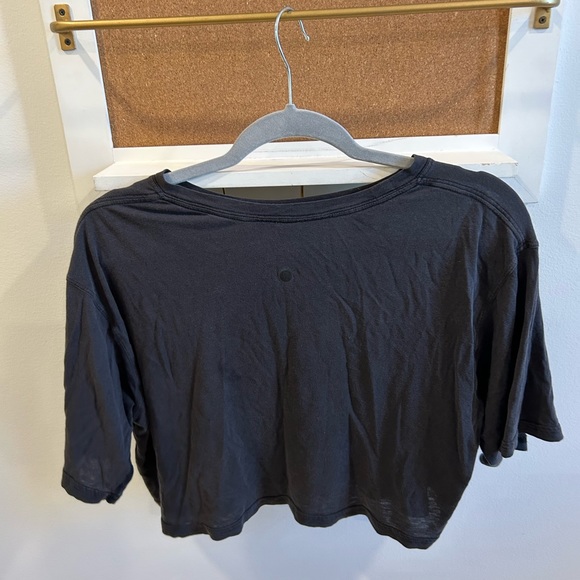 Lululemon loose tshirt - Picture 2 of 3